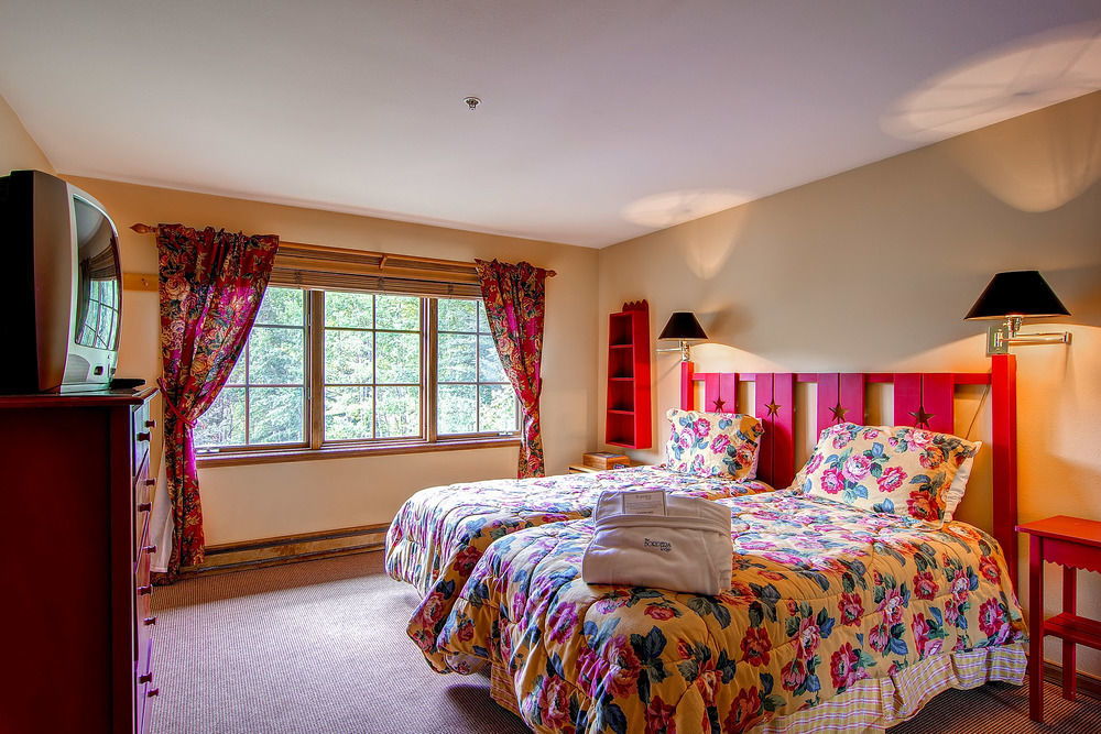 Borders Lodge By East West Hospitality Beaver Creek Exterior foto